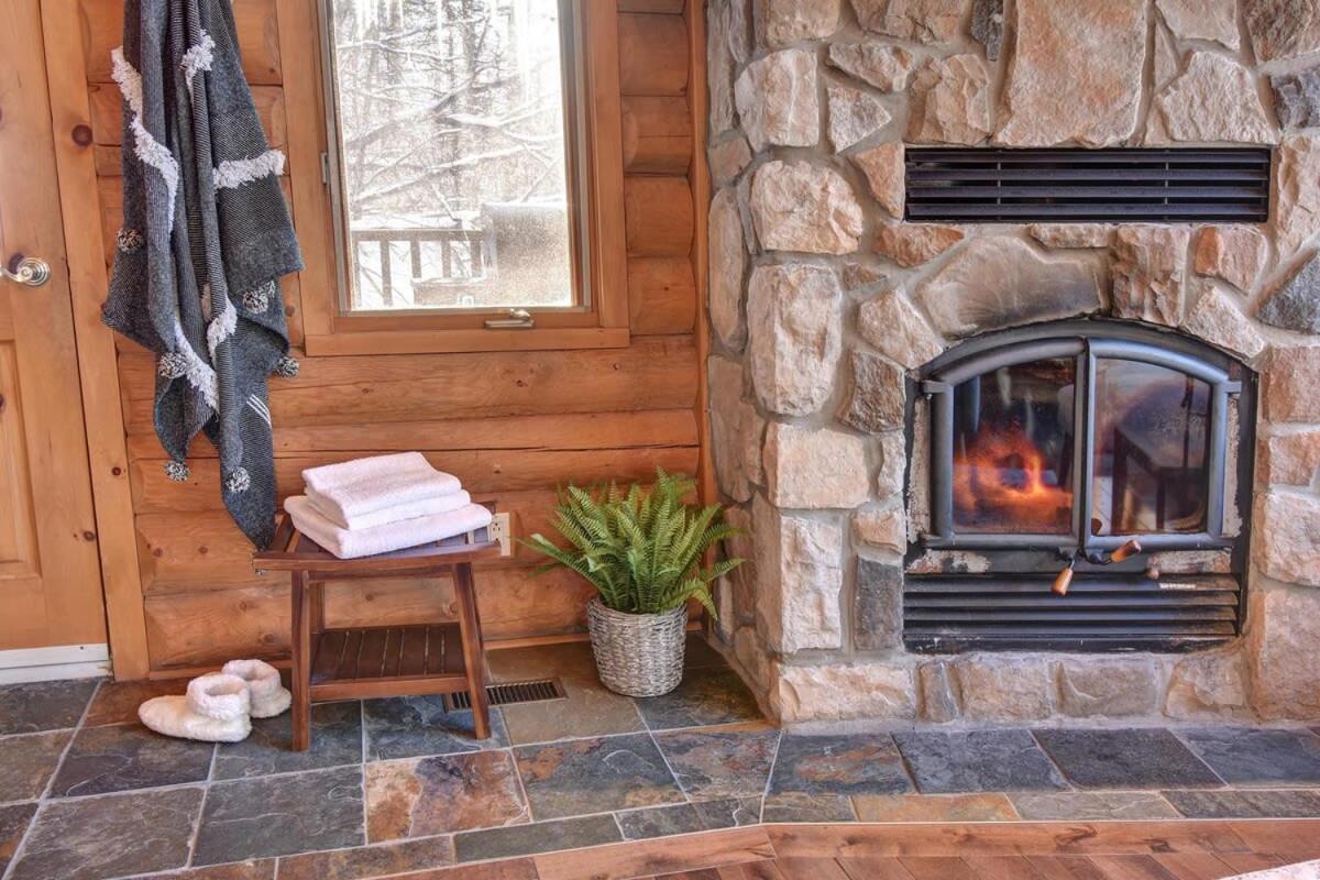 Chic Familiale, Relaxant Avec Spa En Montagnes Labelle Экстерьер фото